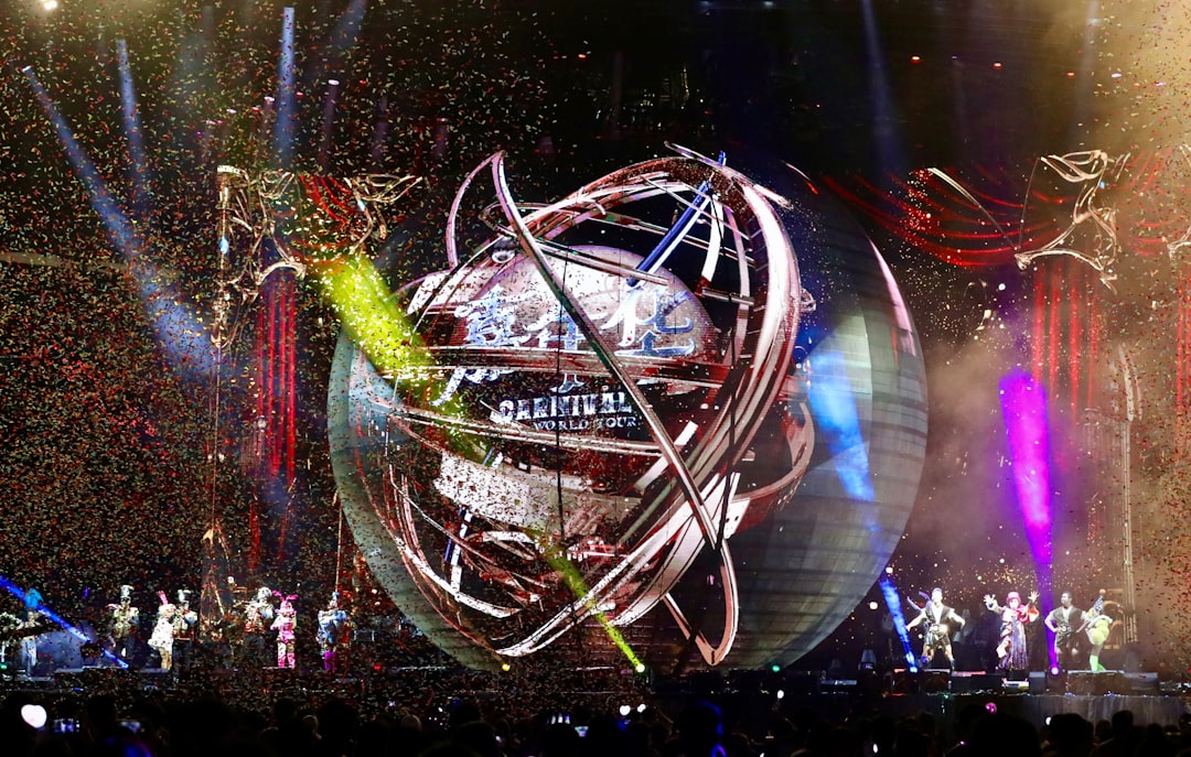 Eğlence Dünyasının Parlayan Yıldızları: En Çok Konuşulan Akımlar ve Trendler