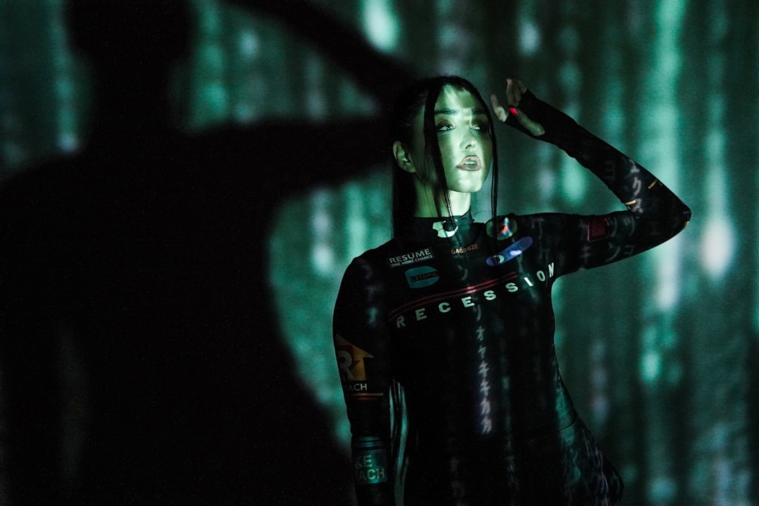 Cyberpunk Estetiği: Geleceğin Gelişen Teknoloji ve Kültür Trendleri