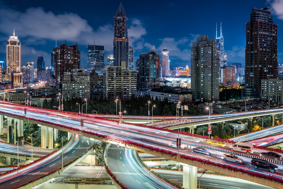 Geleceğin Şehirleri: Akıllı Kentlerde Yaşam ve Çalışma Dinamikleri