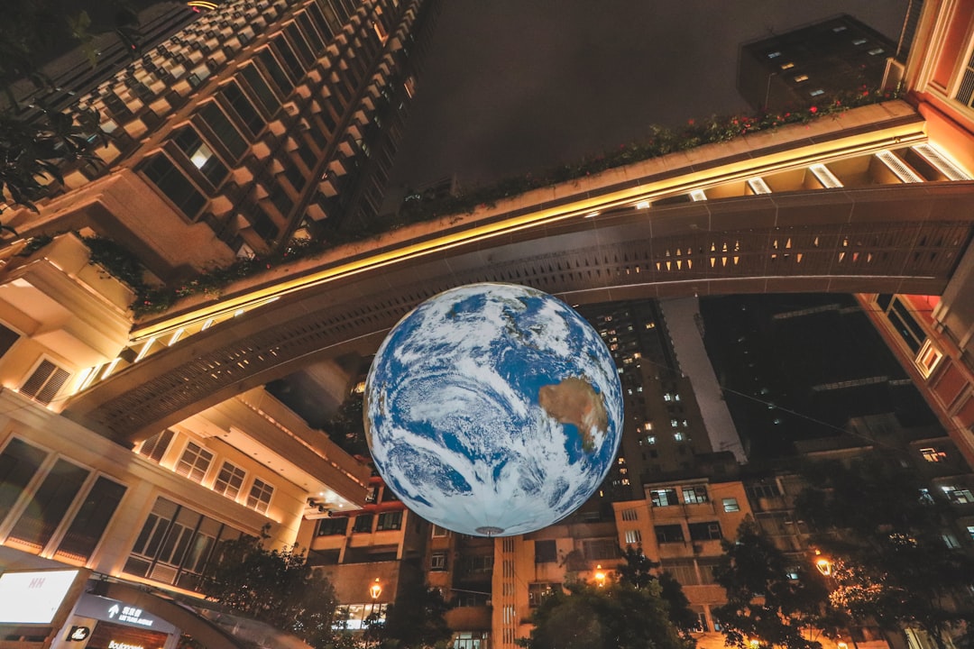 Küresel Yatırım Trendleri: Geleceğin Sürdürülebilir Sektörleri ve Kazanç Fırsatları