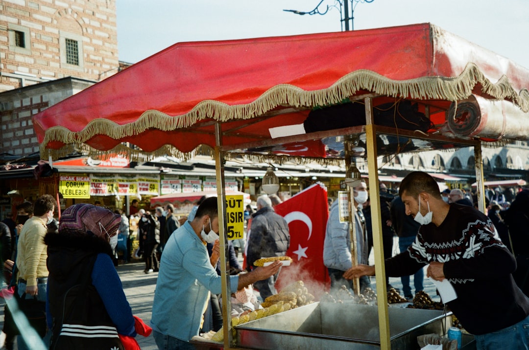 En İyi Sokak Lezzetleri: Türkiye’nin Dört Bir Yanından Keşfedilmesi Gereken Tatlar