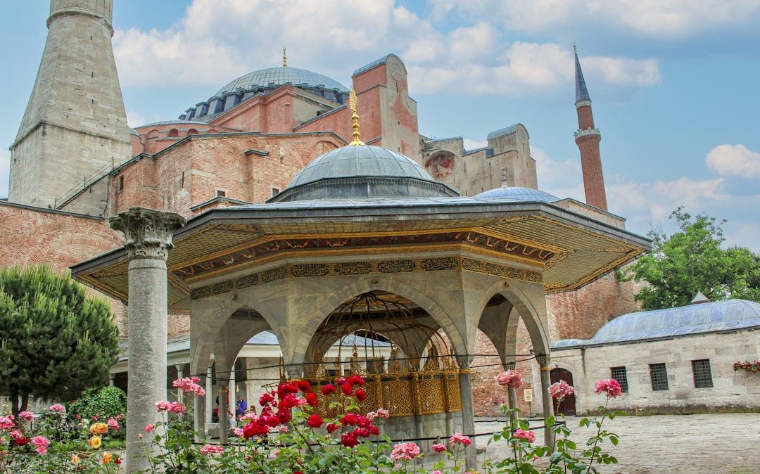 Osmanlı İmparatorluğunun Gizemli Sanal Tarih Yolu: Günümüzde Teknoloji ile Ziyaretçileri Büyüleyen Tarihi Siteler