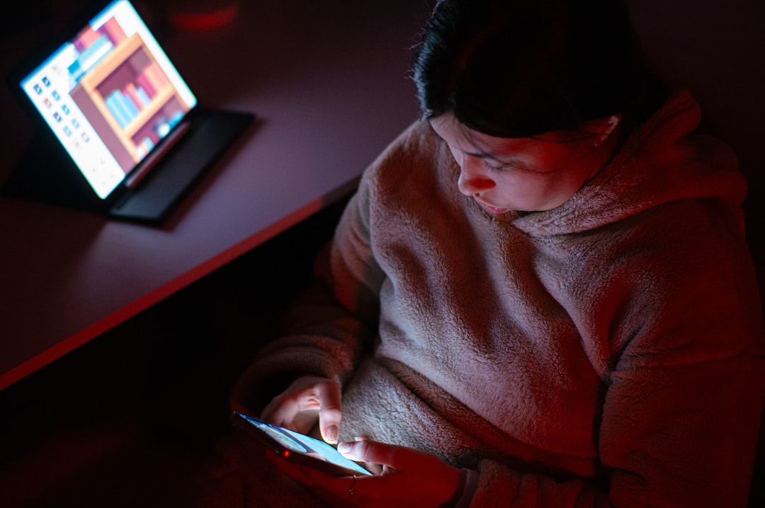 Dijital Çağda Ruh Sağlığı: Ekran Süresinin Zihinsel Sağlık Üzerindeki Etkileri ve Çözüm Önerileri