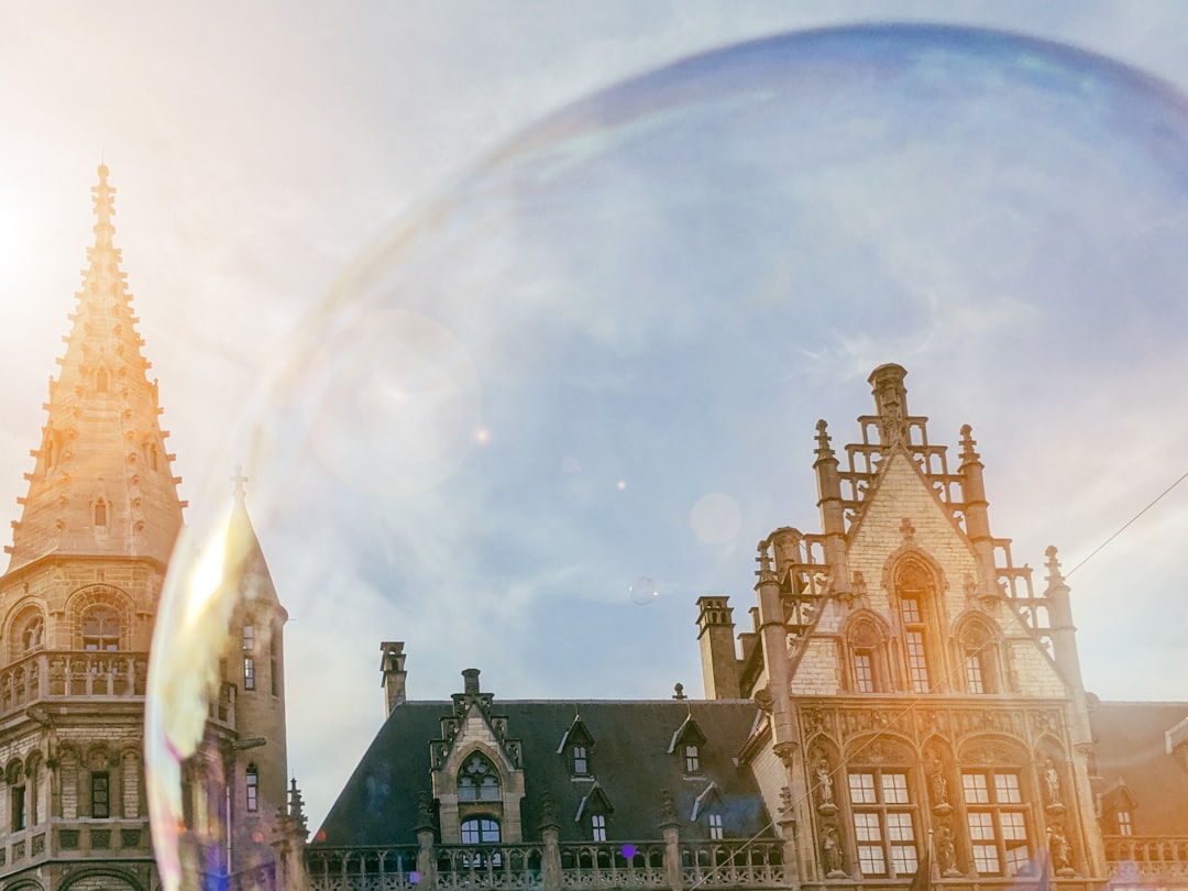 Metaverse Dünyasının Geleceği: Eğitim, İş ve Sosyal Yaşantımızdaki Dönüşümler