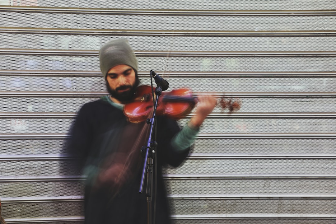 Türkiye’deki Unutulmuş Hafif Müzik Yıldızları ve Etkileri