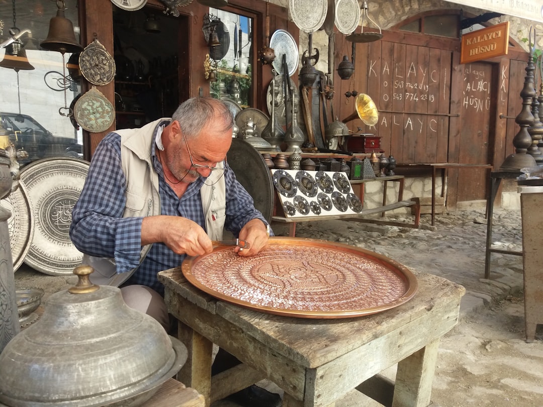 Türkiye’deki Geleneksel El Sanatları ve Modern Yorumlarıyla Yeniden Doğuşu
