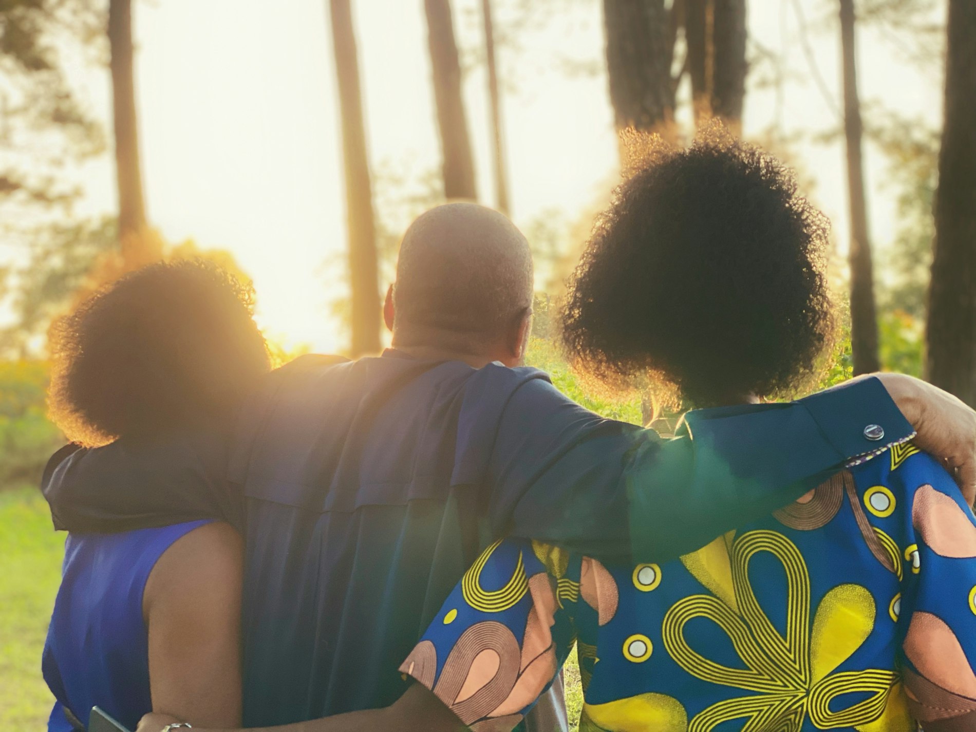 Aile İlişkilerini Güçlendirmenin ve Mutlu Bir Yaşam Sürmenin Sırları: Uzmanlardan Tavsiyeler ve Gerçek Hayat Hikayeleri