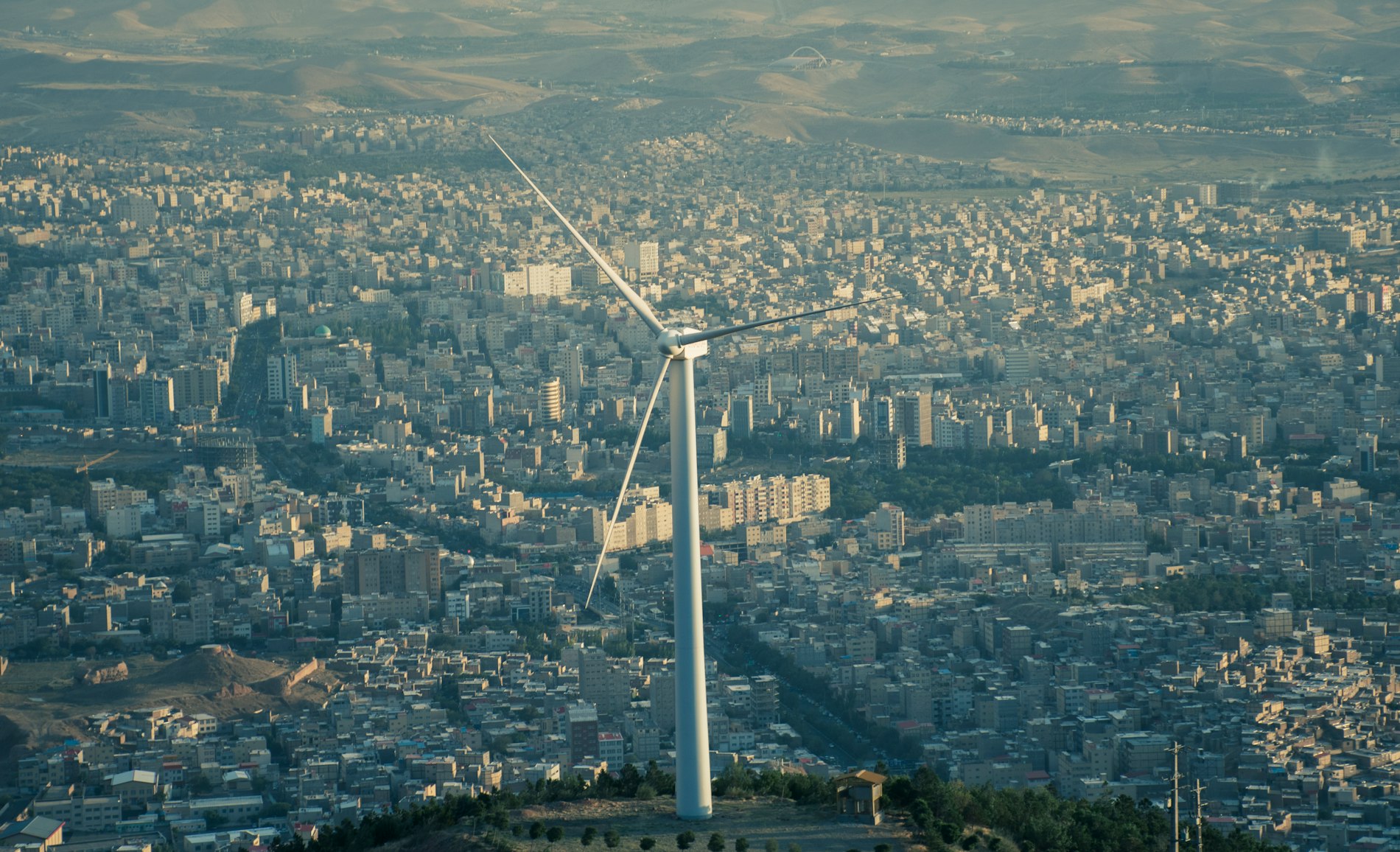 Türkiye’de Yenilenebilir Enerji Yatırımları: Geleceğin Ekonomik Potansiyeli ve Kazanç Fırsatları